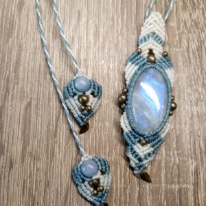 Collar de Macramé con Piedra Luna