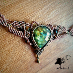 Tiara Collar de Macramé con piedra natural Labradorita